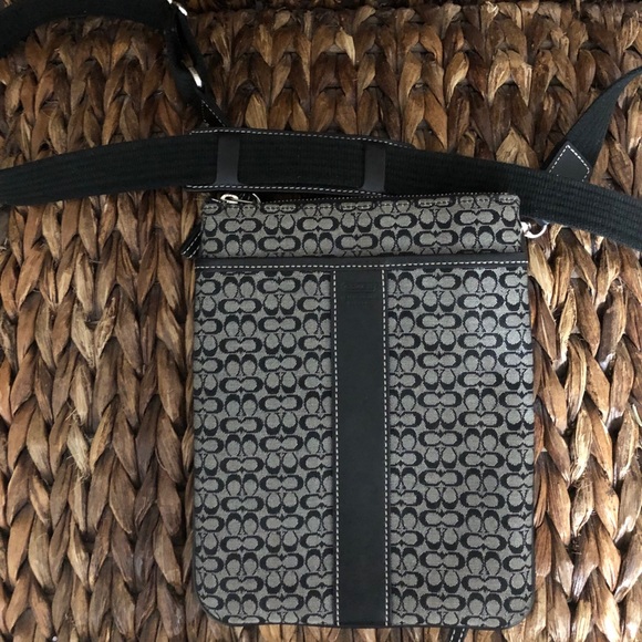 Coach Crossbody - Picture 1 of 3